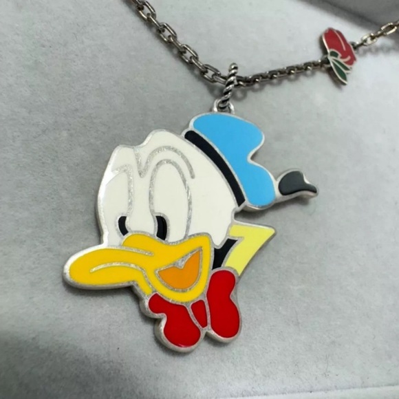Gucci X Disney Silver Donald Duck Pendant
Necklace - 27" - Picture 4 of 12